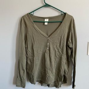 Green long sleeve tshirt
